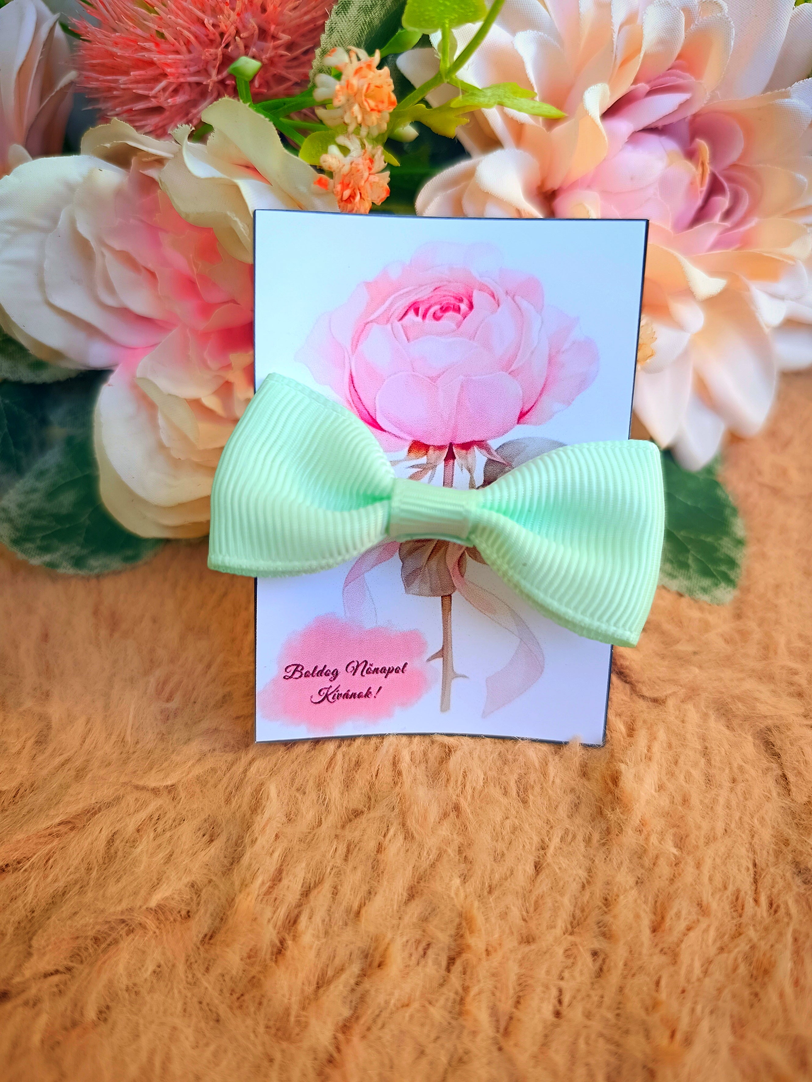 Ajándék masni hajgumi nőnapi menta